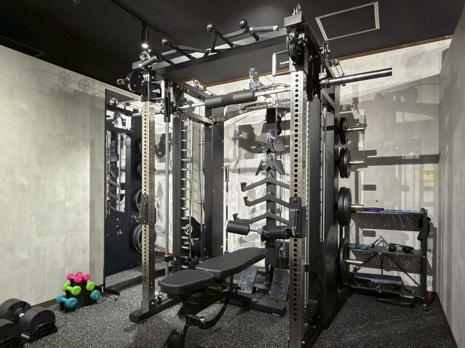 3, REVOLUONE製のマシンを採用